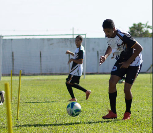 Comercial confirma amistoso em Terenos e intensifica preparação Comercial confirma amistoso em Terenos e intensifica preparação