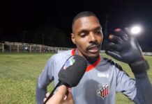 Goleiro Mandela lamenta estreia com derrota no interior